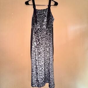 DAZY Women's Black Grey Cheetah Print Velour Shift Dress